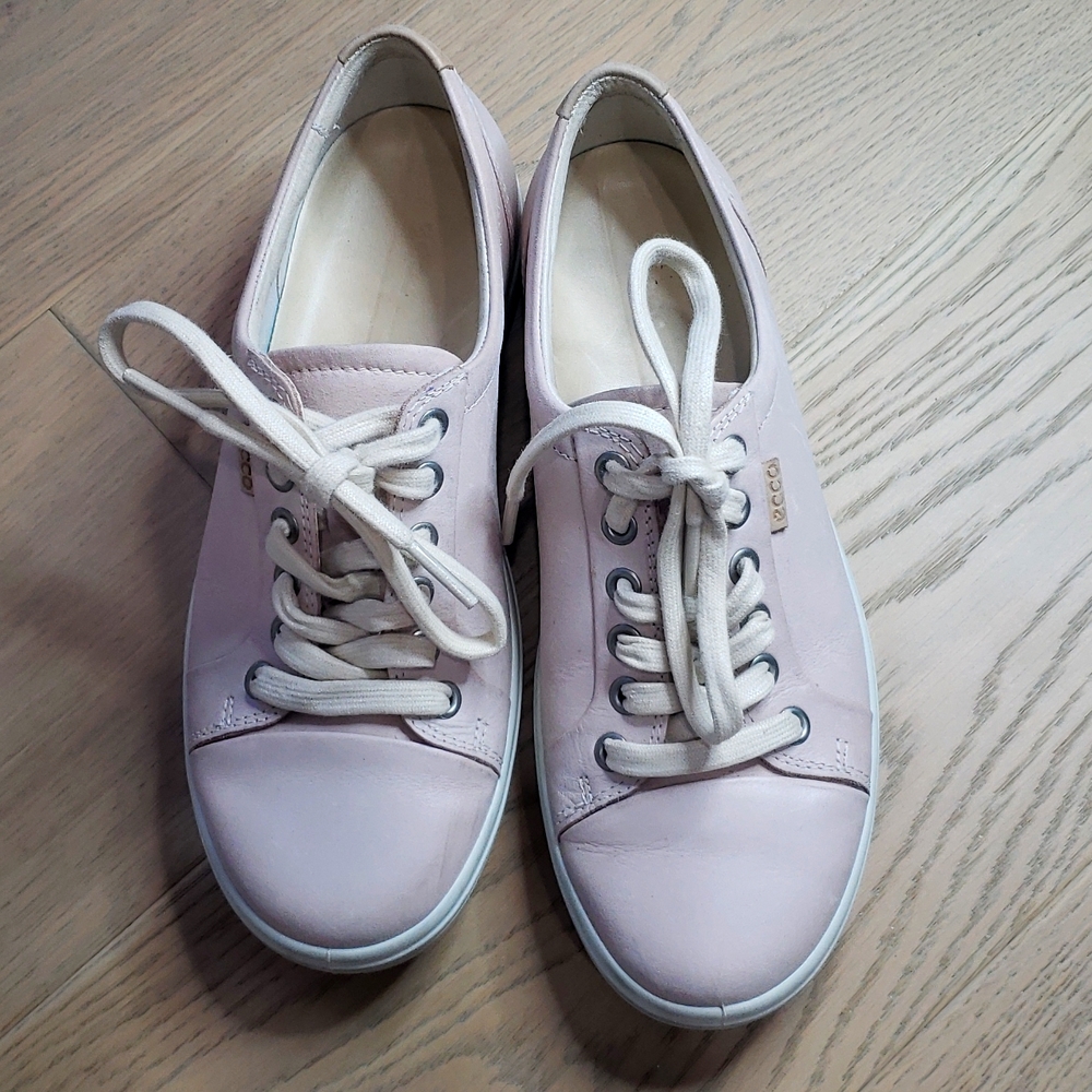 Ecco Tennis Shoes